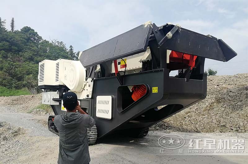 全自動履帶移動顎式破碎機設備 全自動履帶移動顎式破碎機設備