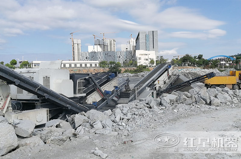 紅星履帶破碎篩分站現(xiàn)場 紅星履帶破碎篩分站現(xiàn)場