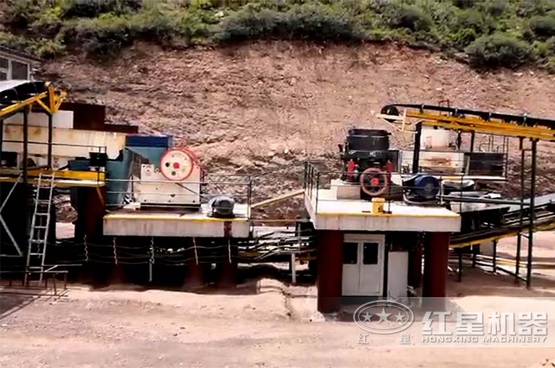 沖擊破搭配顎破、圓錐破現(xiàn)場 沖擊破搭配顎破、圓錐破現(xiàn)場