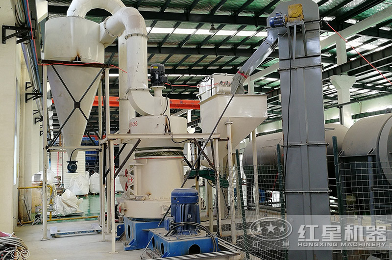 超細立式磨粉機環(huán)保現(xiàn)場 超細立式磨粉機環(huán)保現(xiàn)場