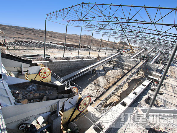 河南紅星顎式破碎機生產(chǎn)現(xiàn)場 河南紅星顎式破碎機生產(chǎn)現(xiàn)場