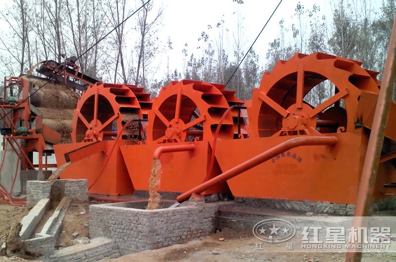 三臺(tái)洗砂機(jī)同時(shí)生產(chǎn)，更有效